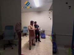 Các kỹ sư đến Indonesia để đưa máy làm băng cho khách hàng