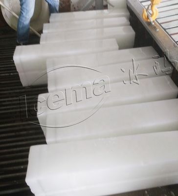 Máy làm băng khối nước mặn tự động 500kg/ngày-50t/ngày Với máy lạnh bằng không khí