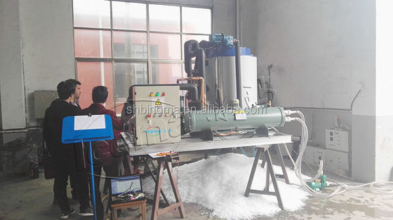 Máy làm đá mỏng cho năng suất cao trong các hoạt động đánh cá công nghiệp